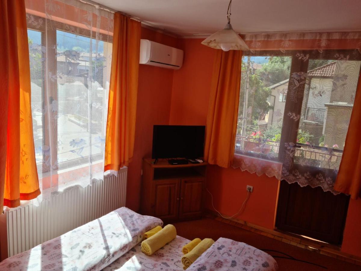 Фън Шуй Къща За Гости 88 Dobrinishte Ngoại thất bức ảnh